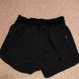 Black Lululemon Tracker Shorts Size 6
